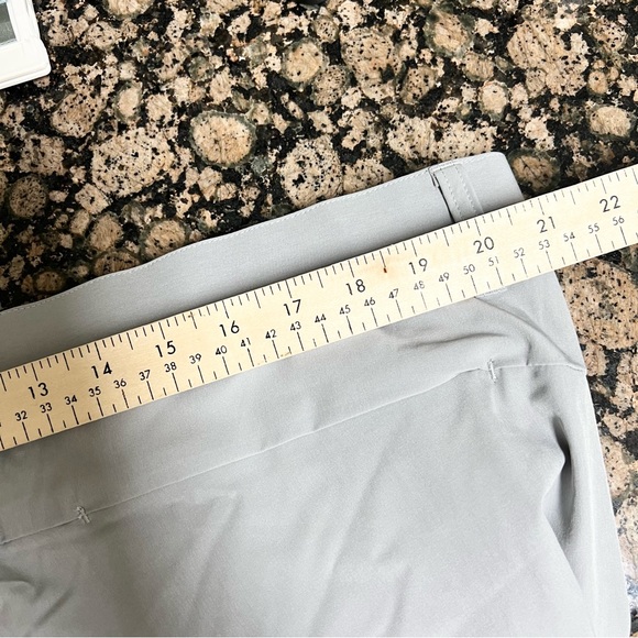 Fabletics The Only Pants Size 40x34 Performance Golf Stretch Modern Chino Gray - Picture 5 of 7